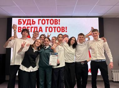 Инструктор филиала Центра «ВОИН» принял участие в смотре строя и песни, посвящённом Дню Пионерии