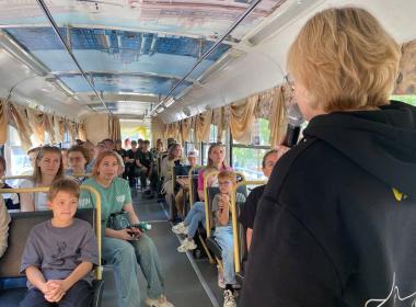 Курсанты Центра «ВОИН» проехали по знаковым местам Екатеринбурга в тематическом трамвае-лектории