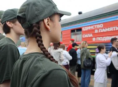 Свердловские курсанты встретили агитпоезд «Единство в памяти, сила в подвиге»