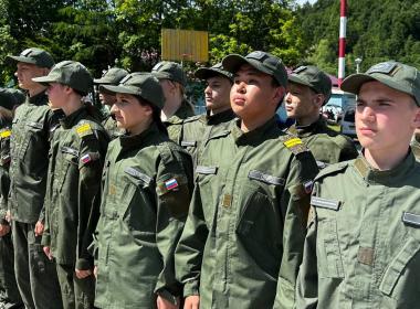 Десять молодых москвичей стали участниками летней смены «Время юных героев» от Центра «ВОИН» на Камчатке