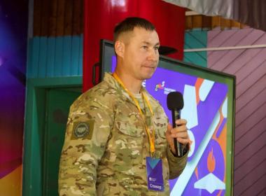 В Бурятии курсанты смены «Время юных героев» встретились с ветераном СВО