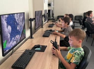 Инструкторы Центра «ВОИН» провели мастер-класс по управлению БПЛА для воспитанников МАУ «Исток»