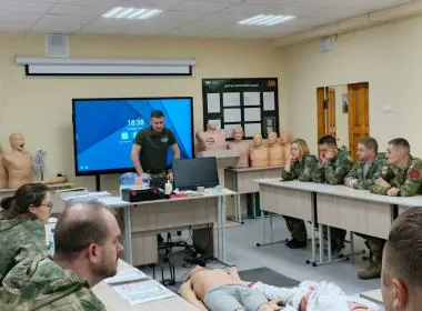 Сотрудники министерств и ведомств Свердловской области осваивают тактическую медицину в Центре «ВОИН»