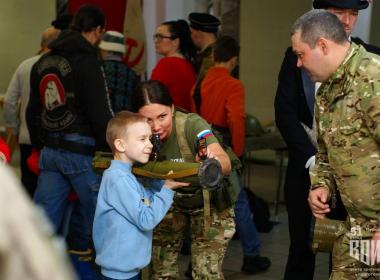 Центр «ВОИН» показал современное российское оружие и дроны на фестивале в Североморске