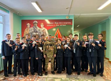 Курсанты Центра «ВОИН» изготовили талисманы для бойцов СВО