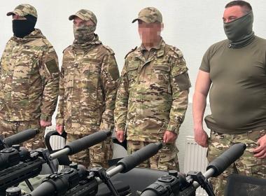 Центр «ВОИН» и Федерация боевого снайпинга России передали на фронт сверхсовременные винтовки